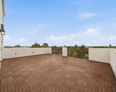 327 E 2nd Street - Photo Thumbnail 39