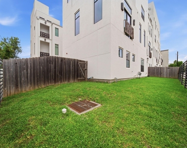 327 E 2nd Street - Photo Thumbnail 9