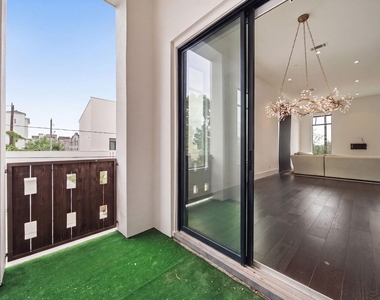327 E 2nd Street - Photo Thumbnail 22