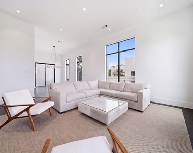 327 E 2nd Street - Photo Thumbnail 18