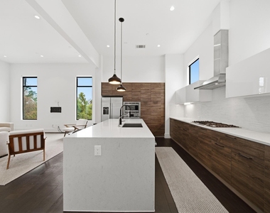327 E 2nd Street - Photo Thumbnail 14