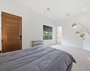 327 E 2nd Street - Photo Thumbnail 7