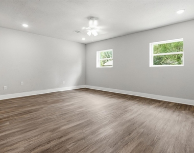 4767 Beechaven St - Photo Thumbnail 11