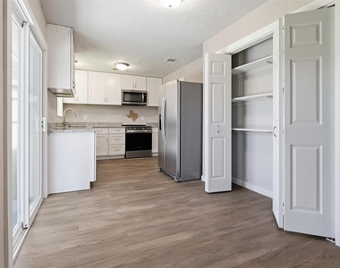 4767 Beechaven St - Photo Thumbnail 12