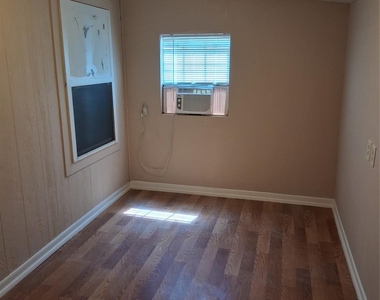 11797 White Cedar Street - Photo Thumbnail 13