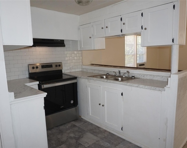 10970 Maywood Street - Photo Thumbnail 12