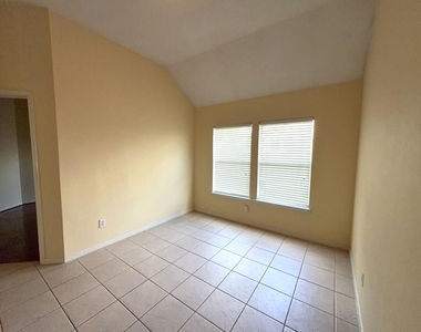 20007 Brackenton Crest Court - Photo Thumbnail 20