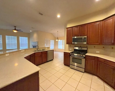 20007 Brackenton Crest Court - Photo Thumbnail 3