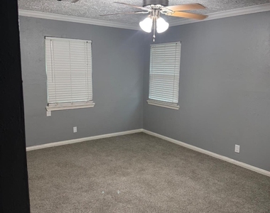 5218 Cortelyou Lane - Photo Thumbnail 16