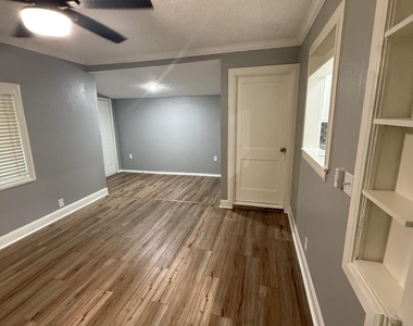 5218 Cortelyou Lane - Photo Thumbnail 19