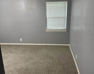 5218 Cortelyou Lane - Photo Thumbnail 17