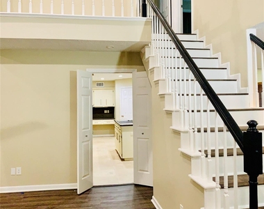 14135 Sandfield Drive - Photo Thumbnail 10