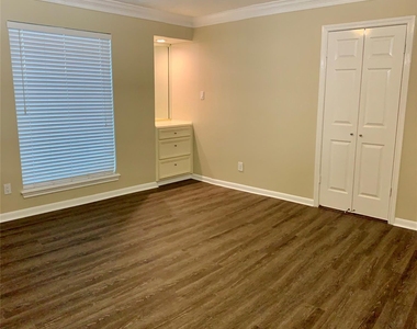 14135 Sandfield Drive - Photo Thumbnail 18