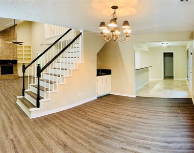 14135 Sandfield Drive - Photo Thumbnail 6