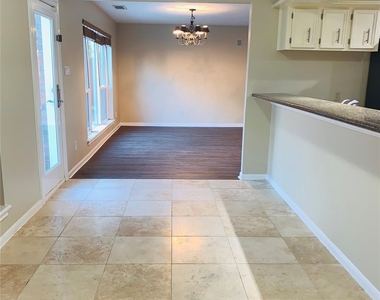 14135 Sandfield Drive - Photo Thumbnail 9