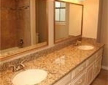 553 Roanoke St Drive - Photo Thumbnail 11