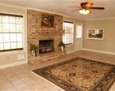 553 Roanoke St Drive - Photo Thumbnail 1