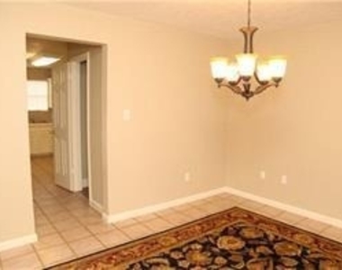 553 Roanoke St Drive - Photo Thumbnail 12