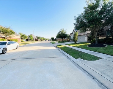 2507 Elmwood Trail - Photo Thumbnail 40