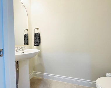 2507 Elmwood Trail - Photo Thumbnail 10