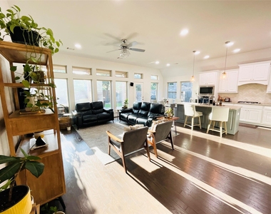 2507 Elmwood Trail - Photo Thumbnail 14