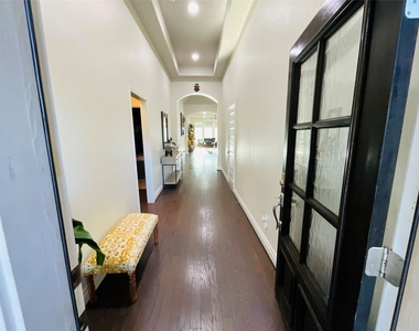 2507 Elmwood Trail - Photo Thumbnail 2