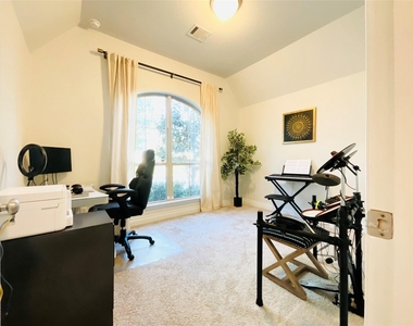 2507 Elmwood Trail - Photo Thumbnail 19