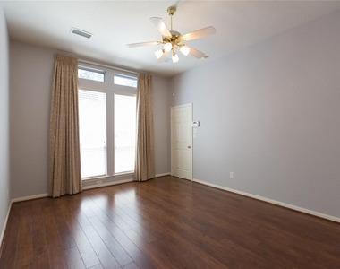 7907 Glenn Cliff Drive - Photo Thumbnail 9