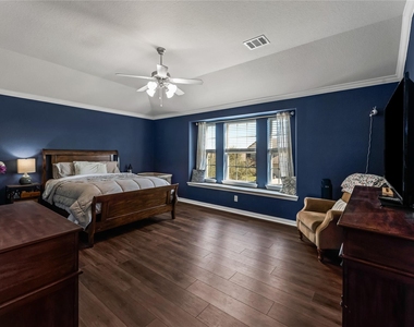 512 Forest Village Circle - Photo Thumbnail 20