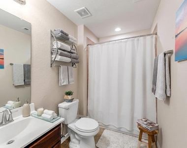512 Forest Village Circle - Photo Thumbnail 27