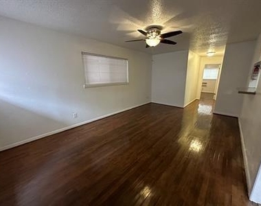 4921 Crawford Street - Photo Thumbnail 5
