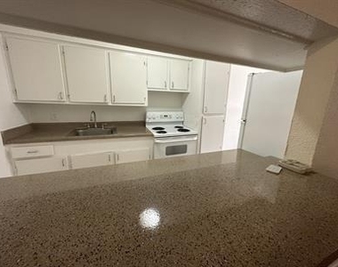 4921 Crawford Street - Photo Thumbnail 19