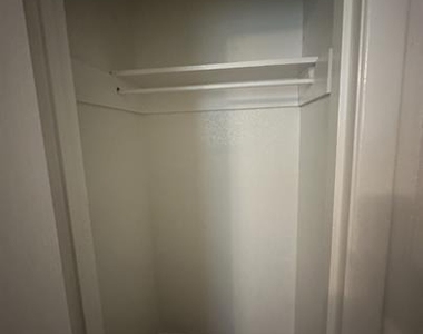 4921 Crawford Street - Photo Thumbnail 7