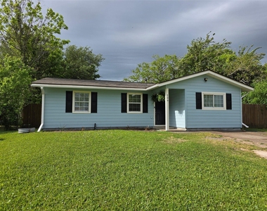 209 Franlee Street - Photo Thumbnail 13