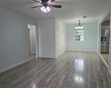 209 Franlee Street - Photo Thumbnail 1
