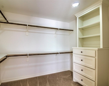 11207 Mattina Drive - Photo Thumbnail 9
