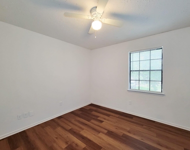 2030 Creek Valley Lane - Photo Thumbnail 36