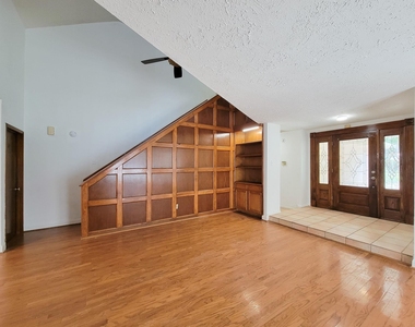 2030 Creek Valley Lane - Photo Thumbnail 12