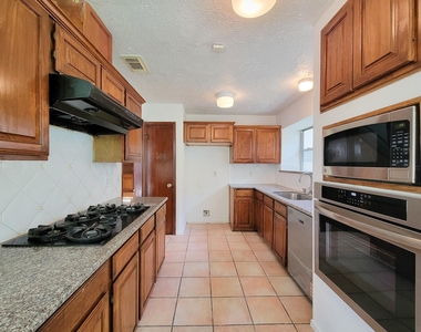 2030 Creek Valley Lane - Photo Thumbnail 20