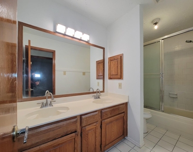 2030 Creek Valley Lane - Photo Thumbnail 42