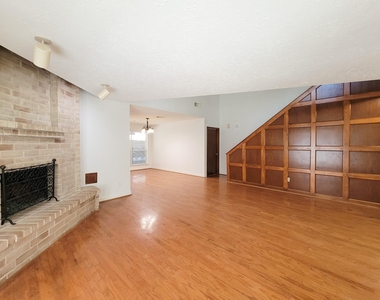 2030 Creek Valley Lane - Photo Thumbnail 11