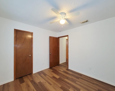 2030 Creek Valley Lane - Photo Thumbnail 37