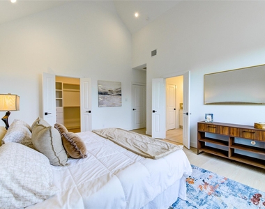 2310 Reinerman Street - Photo Thumbnail 14