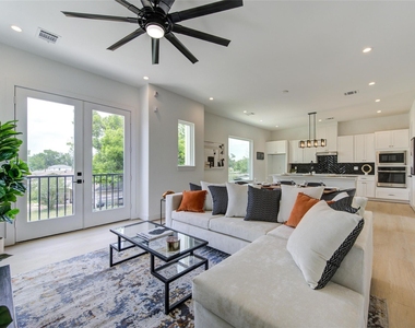 2310 Reinerman Street - Photo Thumbnail 24