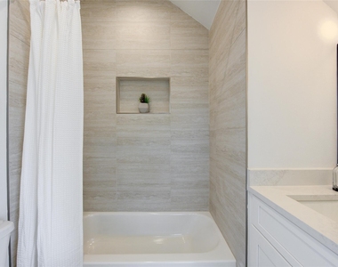 2310 Reinerman Street - Photo Thumbnail 21
