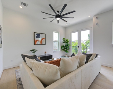 2310 Reinerman Street - Photo Thumbnail 22