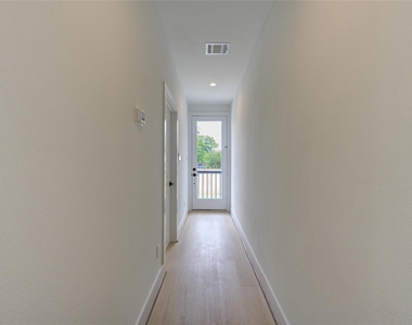 2310 Reinerman Street - Photo Thumbnail 19