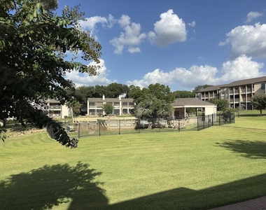 203 Lakeview Terrace - Photo Thumbnail 25