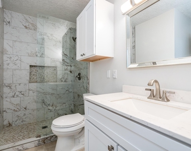 203 Lakeview Terrace - Photo Thumbnail 10