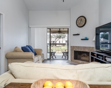 203 Lakeview Terrace - Photo Thumbnail 4